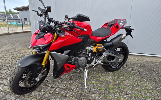Gebrauchtmotorrad Ducati Streetfighter V2 S - Bild 4