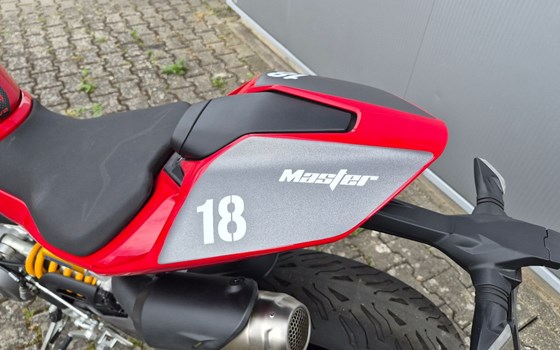 Gebrauchtmotorrad Ducati Streetfighter V2 S - Bild 6