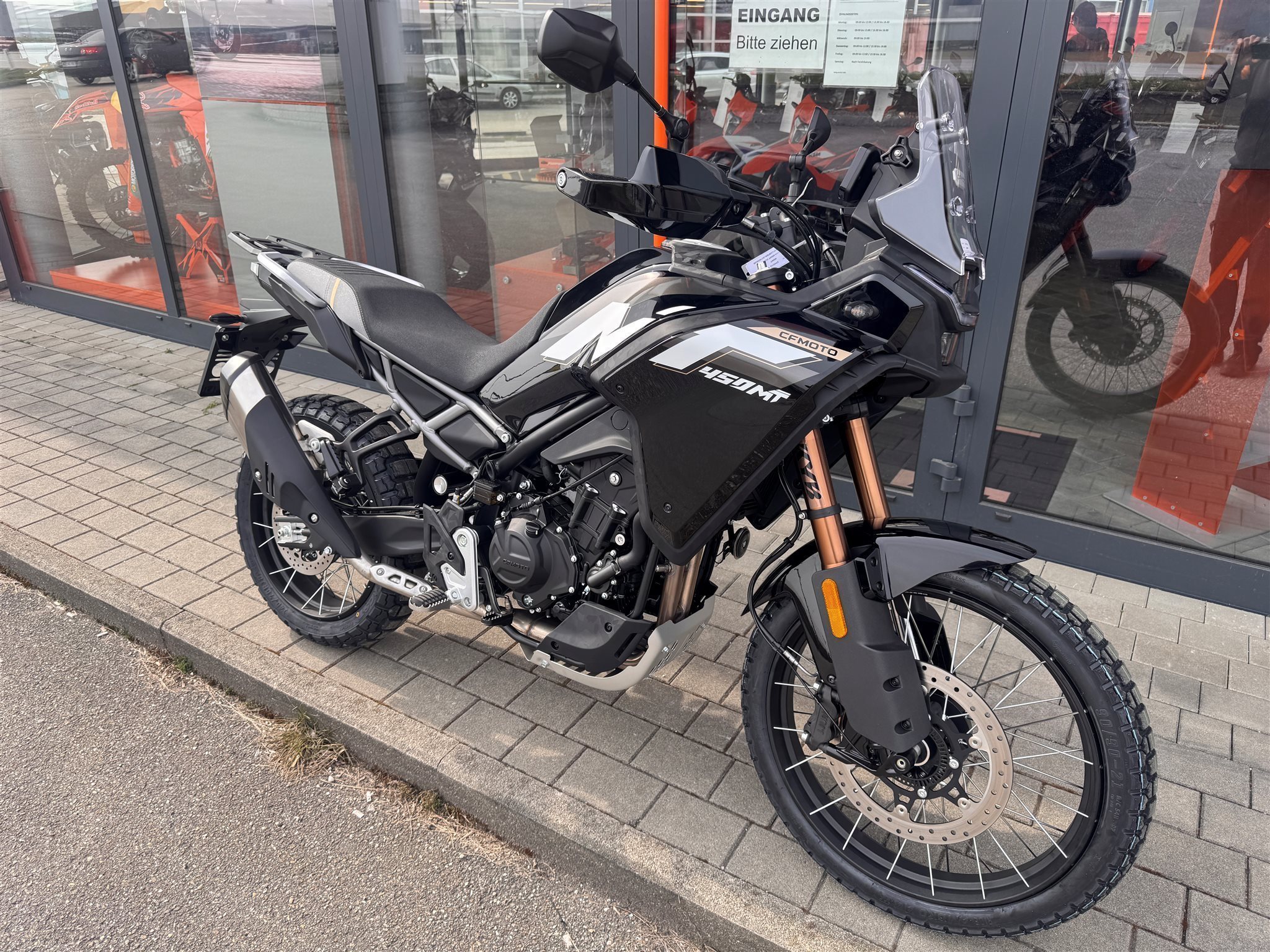 CFMOTO 450MT
