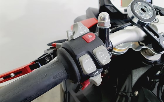 Gebrauchtmotorrad BMW S 1000 R - Bild 11