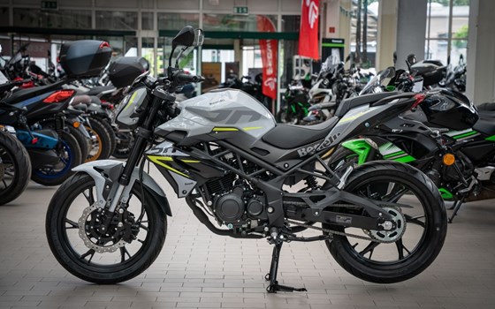 Neufahrzeug Benelli BN 125 - Bild 4