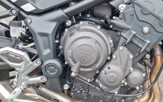 Gebrauchtmotorrad Triumph Trident 660 - Bild 11