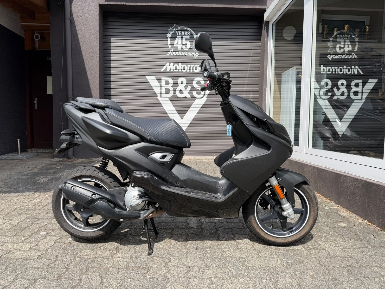 Yamaha Aerox Naked