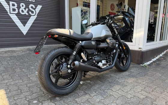 Gebrauchtmotorrad Moto Guzzi V7 Stone - Bild 3
