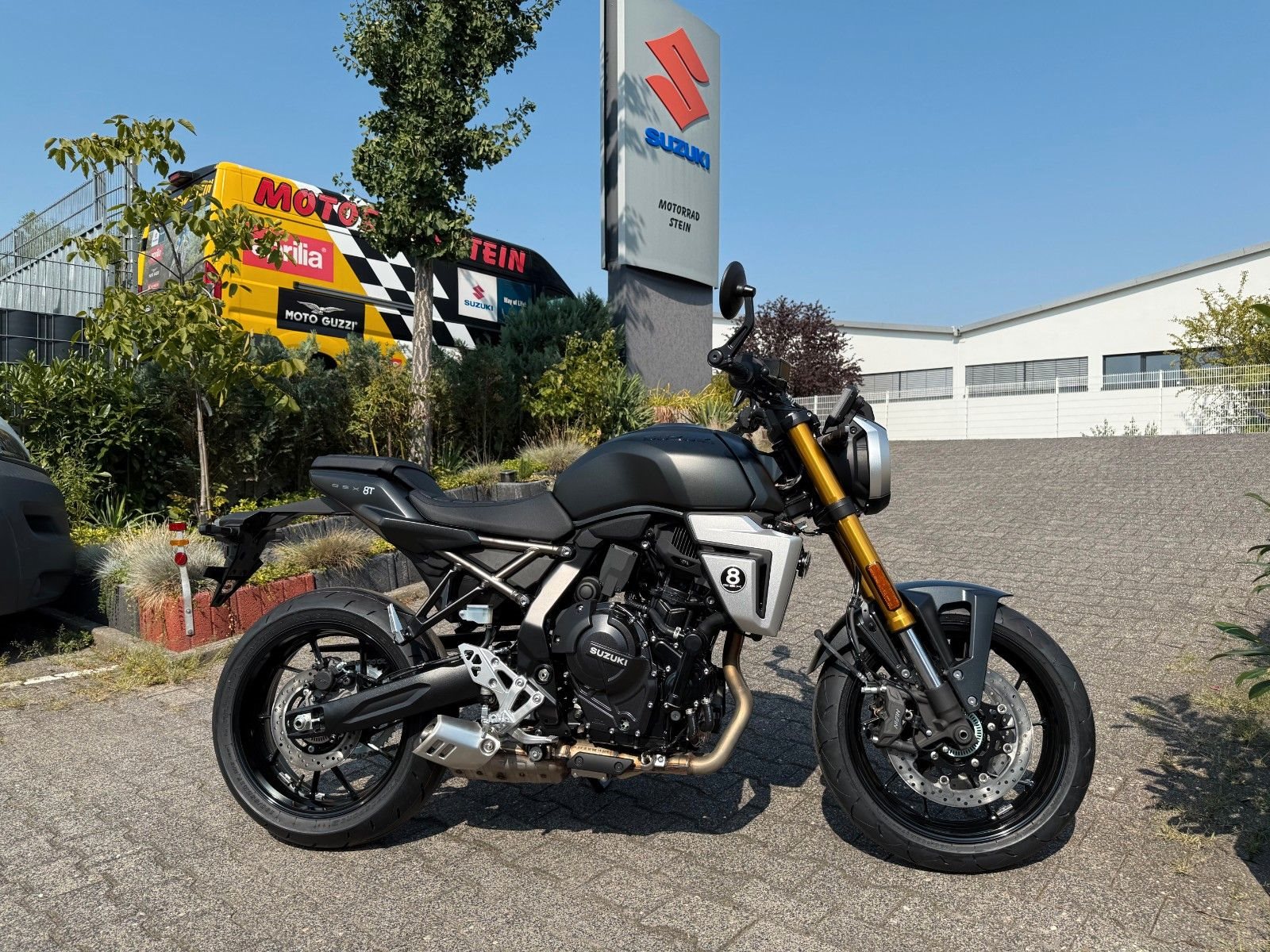 Suzuki GSX-8T