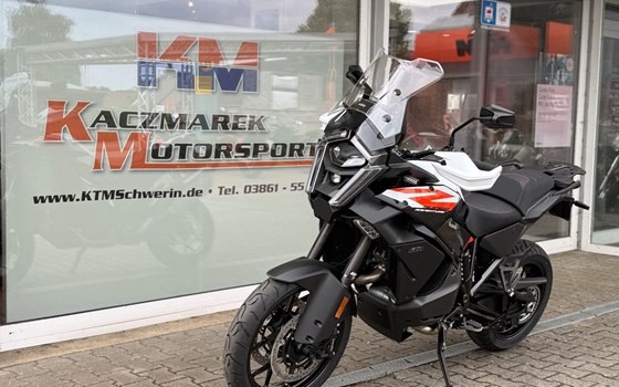 Neufahrzeug KTM 1390 Super Adventure S - Bild 3