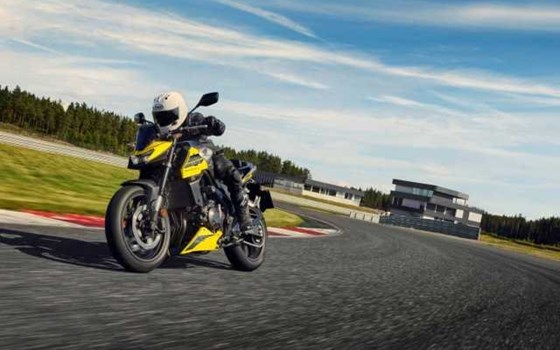 Gebrauchtmotorrad Honda CB750 Hornet E-Clutch - Bild 2