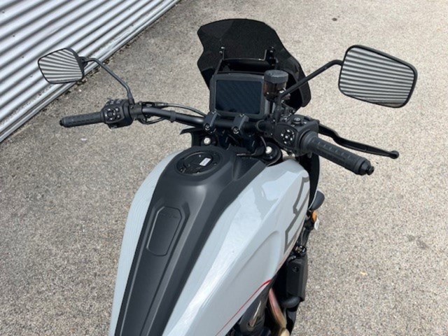 Harley-Davidson Pan America 1250 ST (grau) - Bild 5
