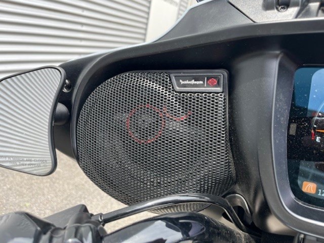 Harley-Davidson Street Glide FLHX (silber) - Bild 14