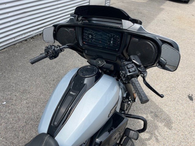 Harley-Davidson Street Glide FLHX (silber) - Bild 5