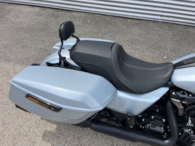 Harley-Davidson Street Glide FLHX (silber) - Bild 6