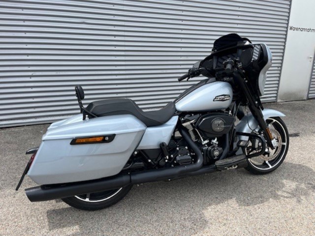 Harley-Davidson Street Glide FLHX (silber) - Bild 7