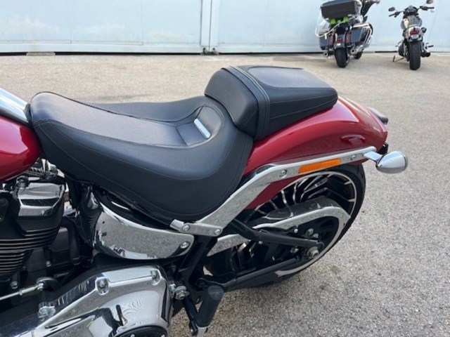 Harley-Davidson Softail Breakout 117 (rot) - Bild 11