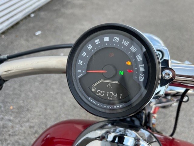 Harley-Davidson Softail Breakout 117 (rot) - Bild 12