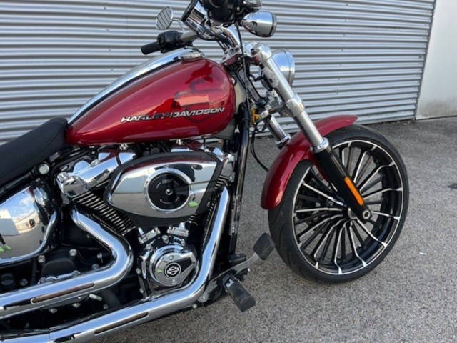Harley-Davidson Softail Breakout 117 (rot) - Bild 3