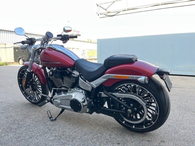 Harley-Davidson Softail Breakout 117 (rot) - Bild 9