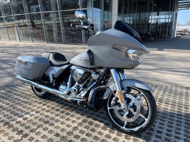 Harley-Davidson Road Glide FLTRX (grau) - Bild 2
