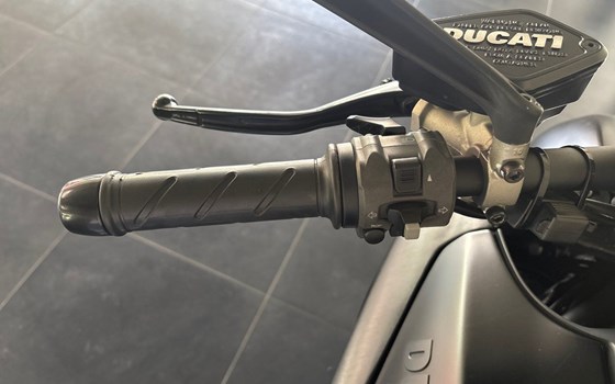Gebrauchtmotorrad Ducati Diavel 1200 - Bild 15