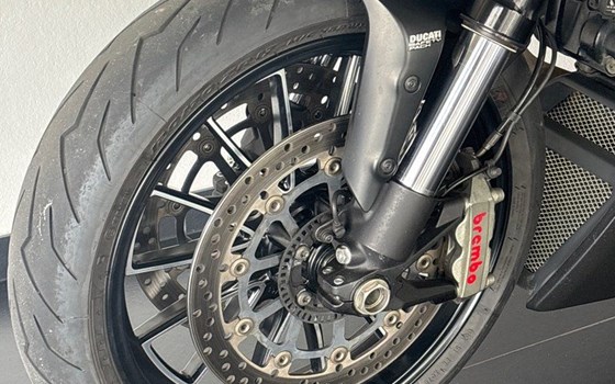 Gebrauchtmotorrad Ducati Diavel 1200 - Bild 9