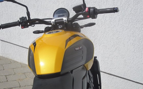 Gebrauchtmotorrad Triumph Trident 660 - Bild 15