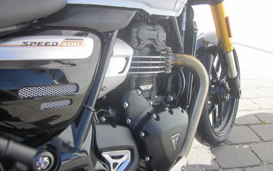 Gebrauchtmotorrad Triumph Speed 400 - Bild 12