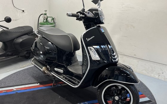 Gebrauchtmotorrad Vespa GTS 300 - Bild 10