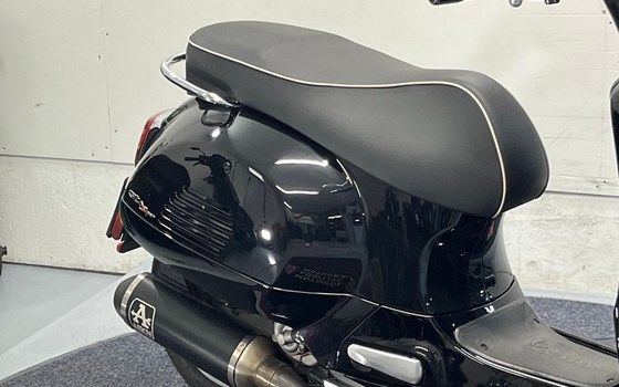Gebrauchtmotorrad Vespa GTS 300 - Bild 12
