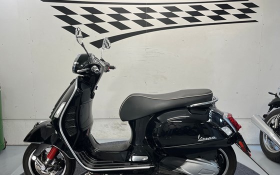 Gebrauchtmotorrad Vespa GTS 300 - Bild 4