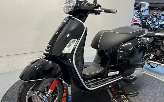 Gebrauchtmotorrad Vespa GTS 300 - Bild 5