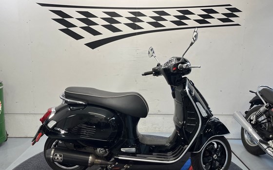 Gebrauchtmotorrad Vespa GTS 300 - Bild 9