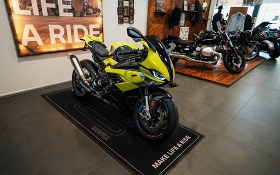 Gebrauchtmotorrad BMW M 1000 RR - Bild 1