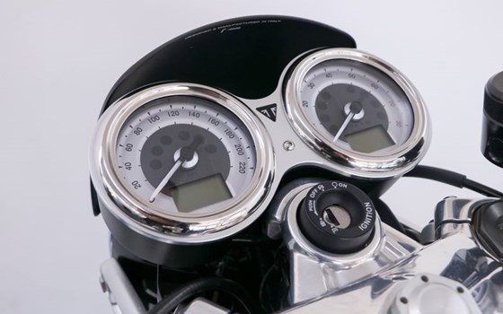 Gebrauchtmotorrad Triumph Thruxton RS - Bild 14