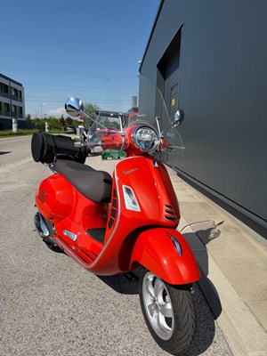 Vespa GTS 300 hpe (orange) - Bild 3