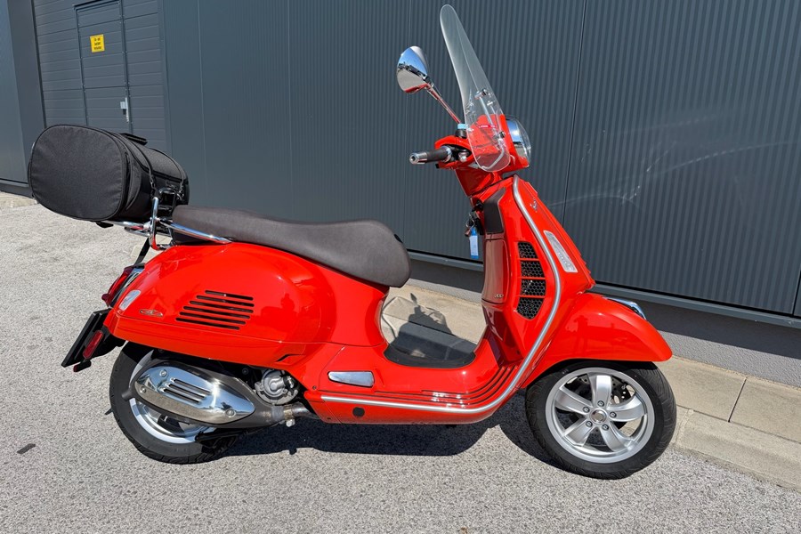 Vespa GTS 300 hpe