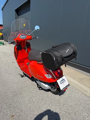Vespa GTS 300 hpe (orange) - Bild 6