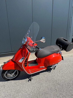 Vespa GTS 300 hpe (orange) - Bild 2