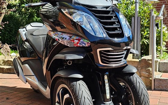 Gebrauchtmotorrad Peugeot Metropolis 400 - Bild 1