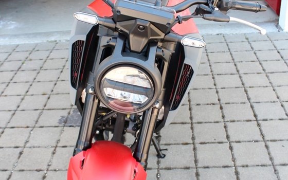 Gebrauchtmotorrad Honda CB125R - Bild 5