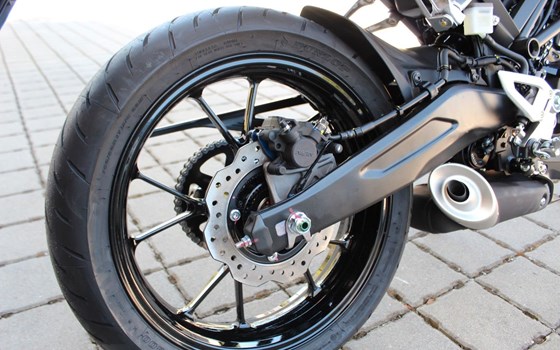 Gebrauchtmotorrad Honda CB125R - Bild 6