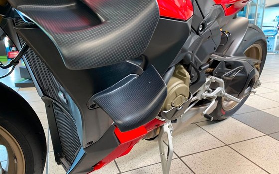 Gebrauchtmotorrad Ducati Streetfighter V4 S - Bild 13