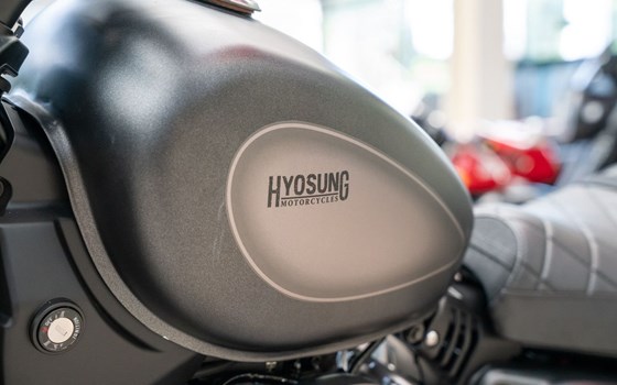 Neufahrzeug Hyosung GV 125i S Aquila EVO ABS - Bild 13