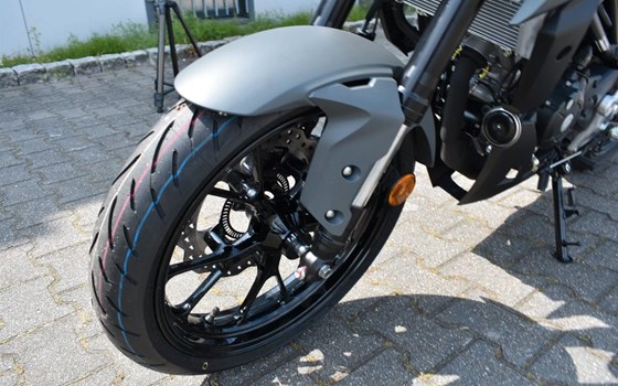 Gebrauchtmotorrad Honda CB125R - Bild 7