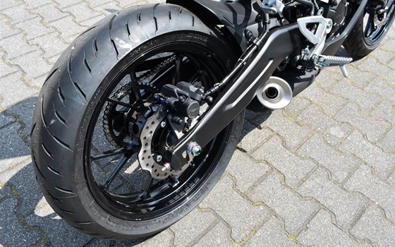 Gebrauchtmotorrad Honda CB125R - Bild 8