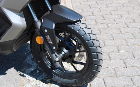 Neufahrzeug Voge SR1 ADV 125 ABS TCS - Bild 9