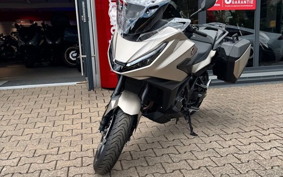 Gebrauchtmotorrad Honda NT1100 - Bild 2