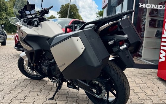 Gebrauchtmotorrad Honda NT1100 - Bild 3