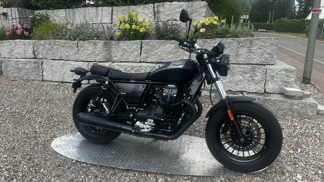 Moto Guzzi V9 Bobber