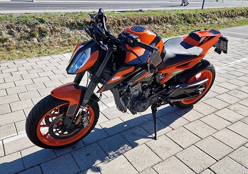 KTM 890 Duke GP