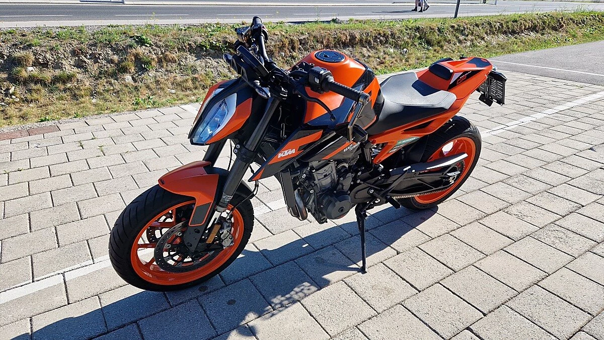 KTM 890 Duke GP 