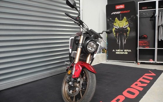 Gebrauchtmotorrad Honda CB125R - Bild 3